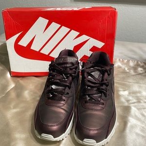 Nike Air Max 90 Burgundy Woman Sneakers Size 8 Almost New!